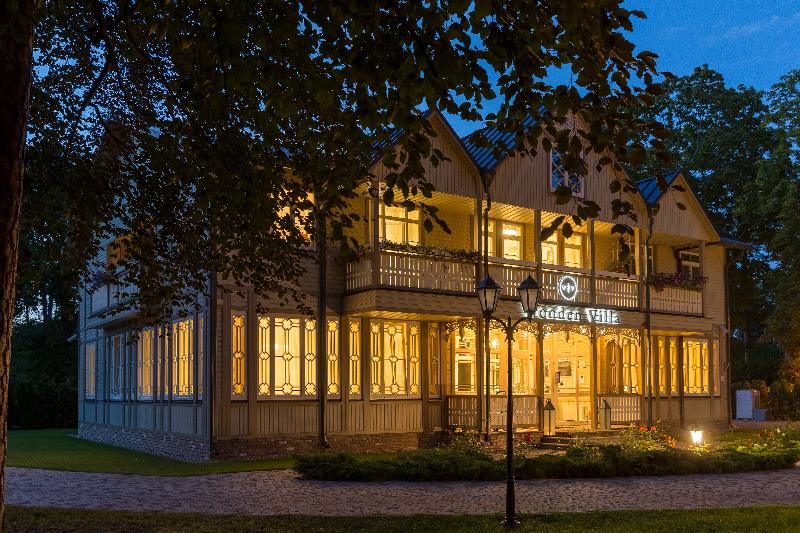 Wooden Villa Apartments