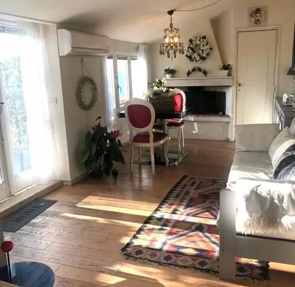 ベッドアンドブレックファースト Mini Resort Fontana Maggiore