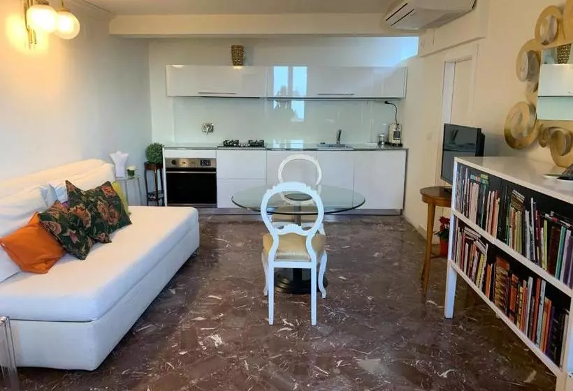 ベッドアンドブレックファースト Mini Resort Fontana Maggiore