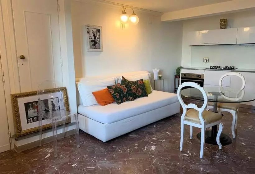 ベッドアンドブレックファースト Mini Resort Fontana Maggiore