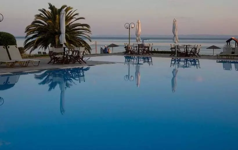 هتل Alkinoos Beach