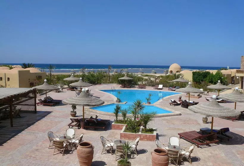هتل Sea Hug Resort