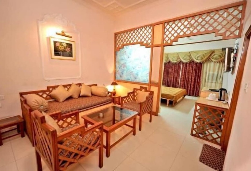 Отель Jullundur