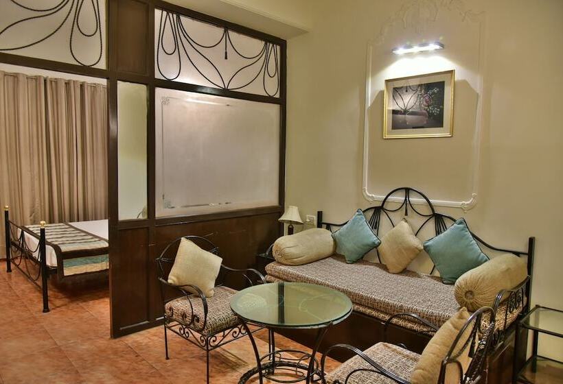 Отель Jullundur