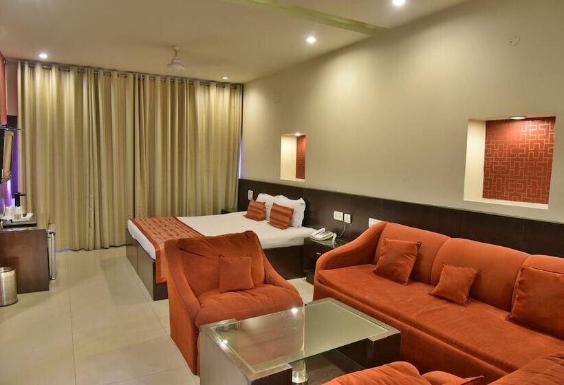 Отель Jullundur