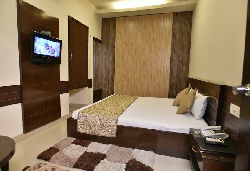 Отель Jullundur