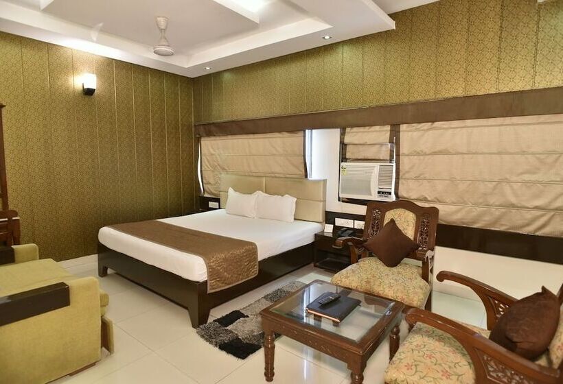 Отель Jullundur