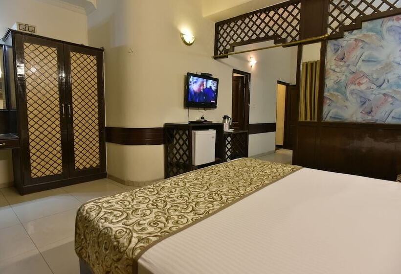 Отель Jullundur