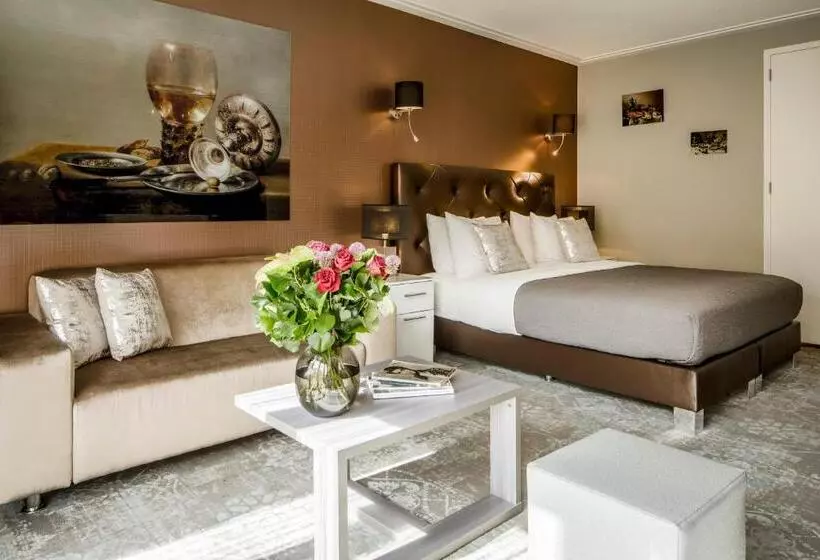 Отель Luxury Suites Amsterdam