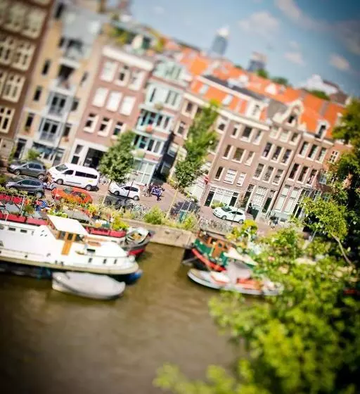 Отель Luxury Suites Amsterdam