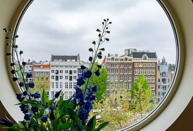Отель Luxury Suites Amsterdam