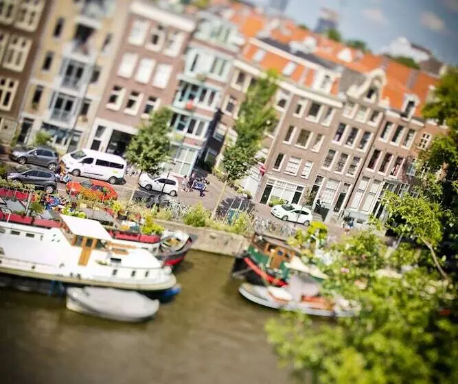 Отель Luxury Suites Amsterdam