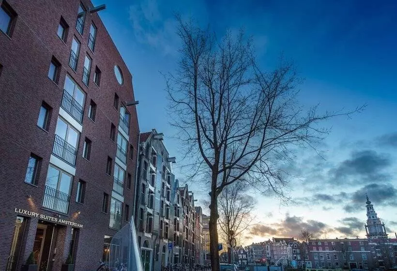 Отель Luxury Suites Amsterdam