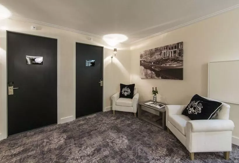 Отель Luxury Suites Amsterdam