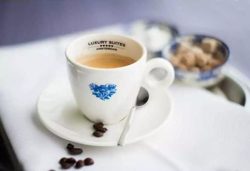 Отель Luxury Suites Amsterdam