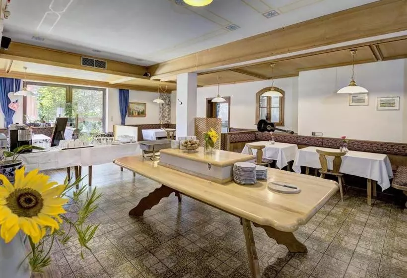 ホテル Salzburgerhof