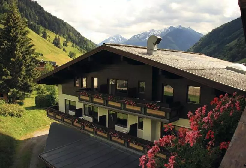 ホテル Salzburgerhof