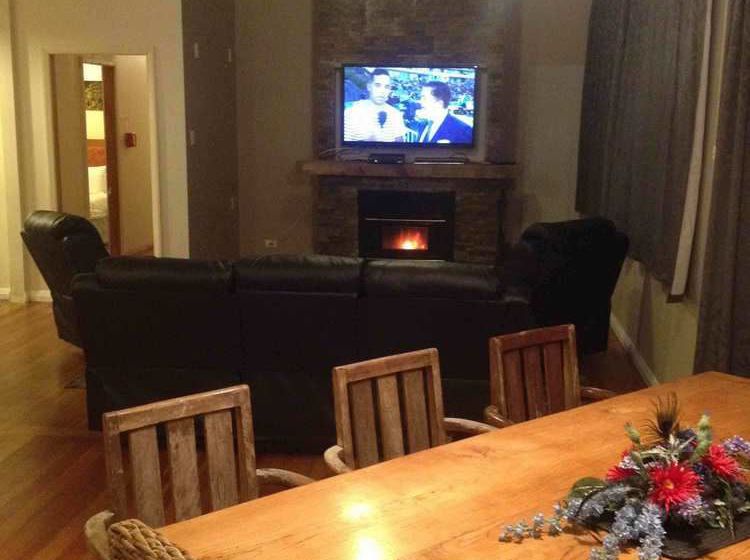 호텔 Snowy Waters The Old Nurses Home