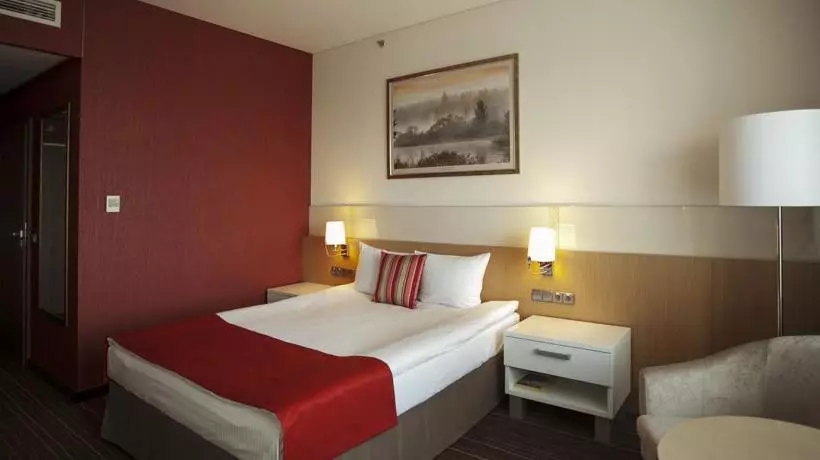 هتل Victoria & Spa Minsk