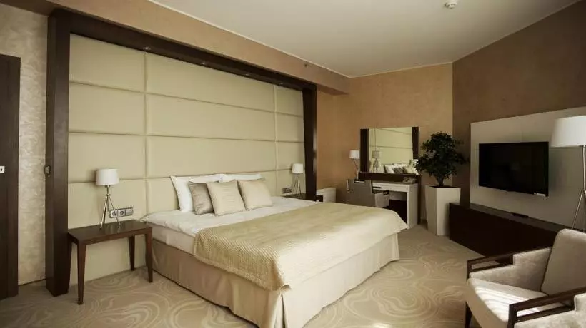 هتل Victoria & Spa Minsk