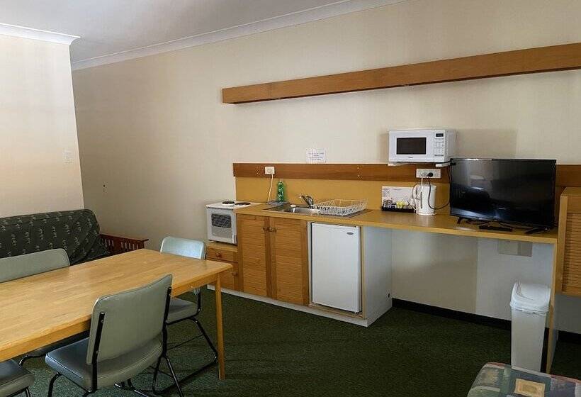 Landsborough Lodge Motel