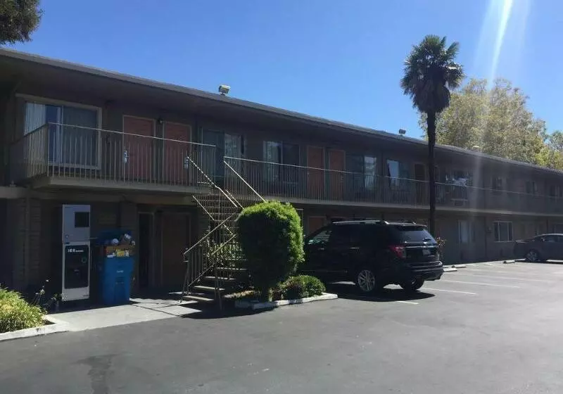 モーテル Budget Inn Redwood City