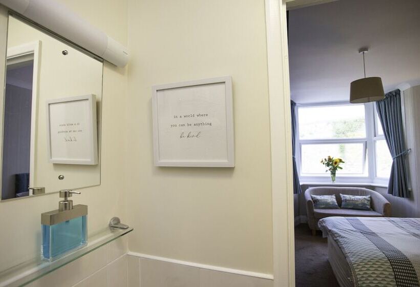 פנסיון Mariners Guest House