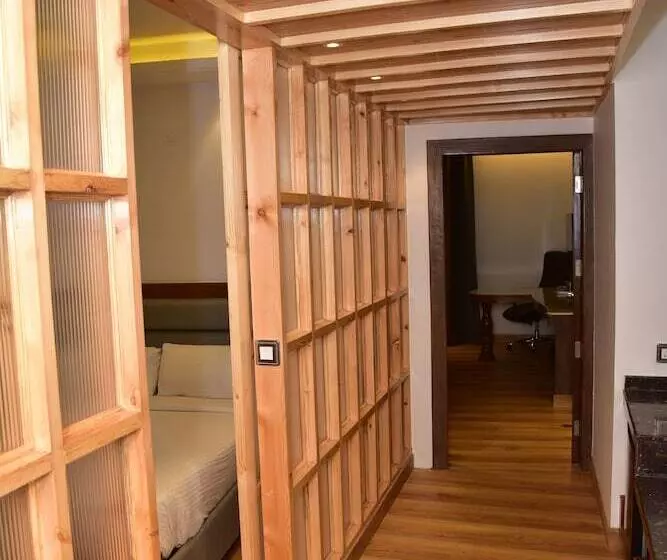 The Cedar Grand Hotel And Spa