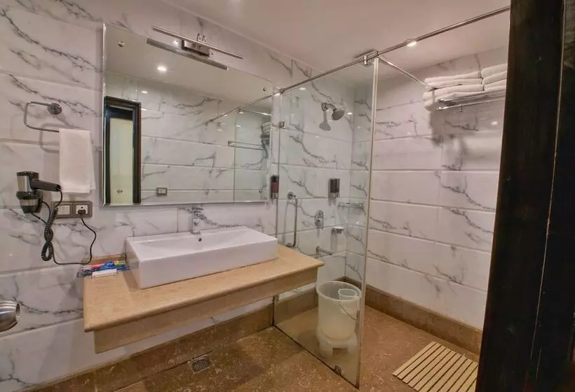 The Cedar Grand Hotel And Spa