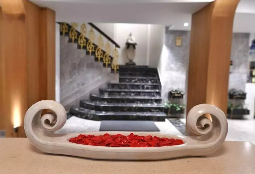 The Cedar Grand Hotel And Spa