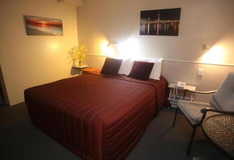 The Grand Hotel Wanganui