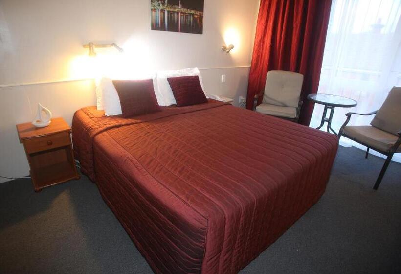 The Grand Hotel Wanganui