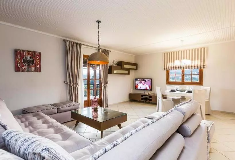 Villas Lefkothea