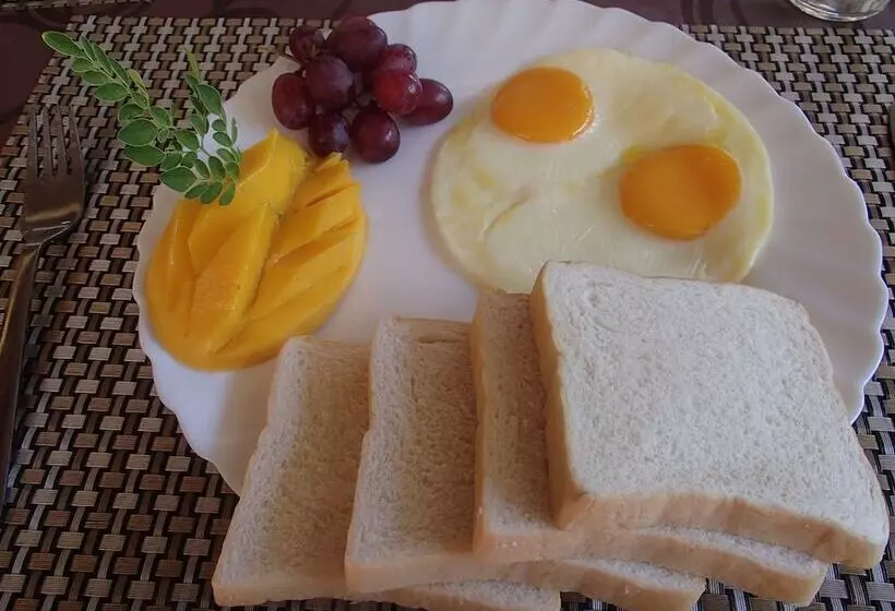 Hotelli Kalachuchi Beach Resort