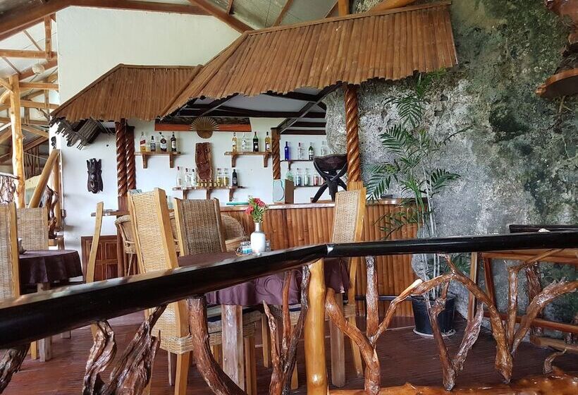 בית מלון כפרי Kalachuchi Beach Resort