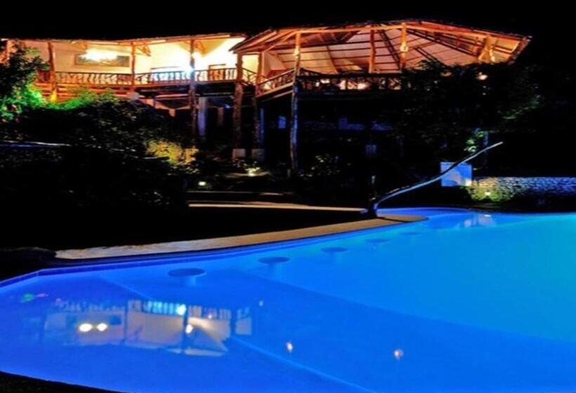 בית מלון כפרי Kalachuchi Beach Resort