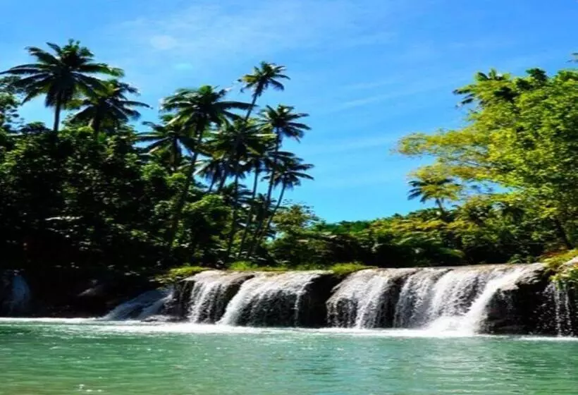 Hotelli Kalachuchi Beach Resort