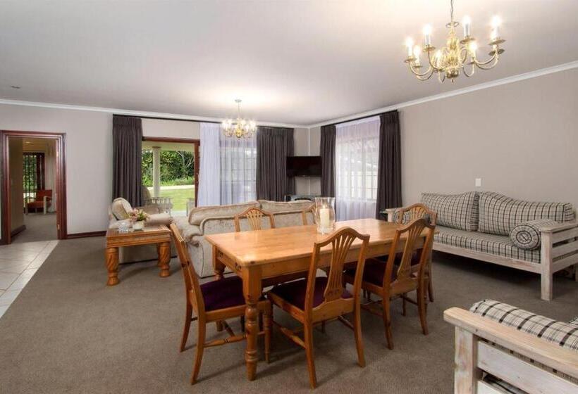 ベッドアンドブレックファースト Milkwood Lodge