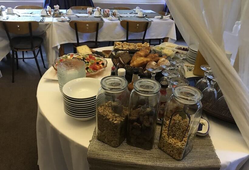 ベッドアンドブレックファースト Milkwood Lodge