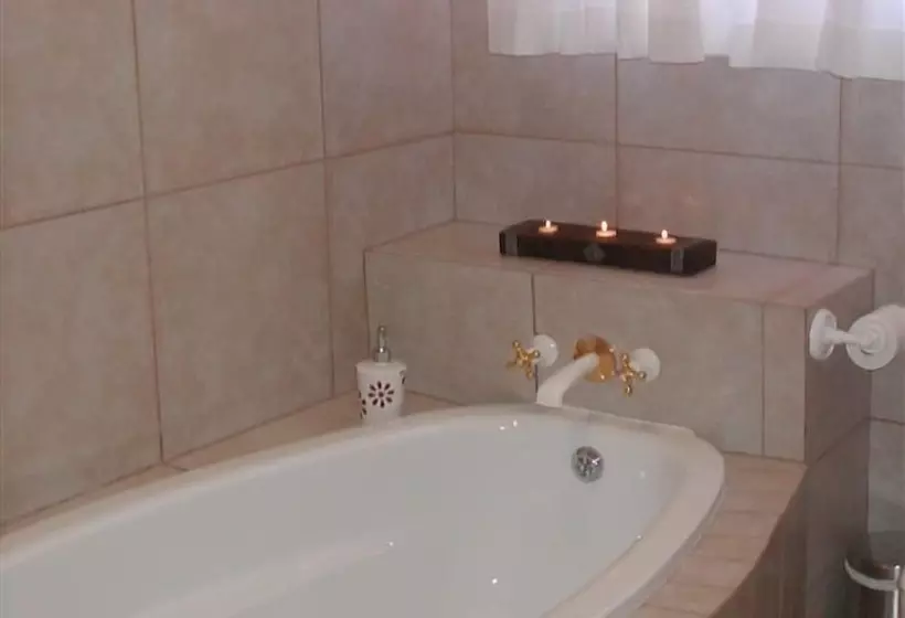 צימר Milkwood Lodge