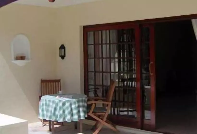 צימר Milkwood Lodge