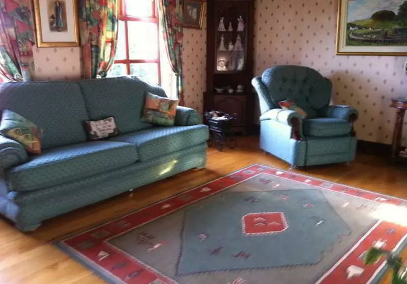 Bed and Breakfast Coolmore House