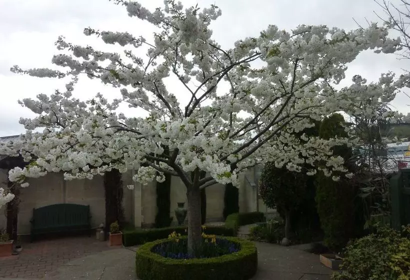 Highway House Boutique B&b