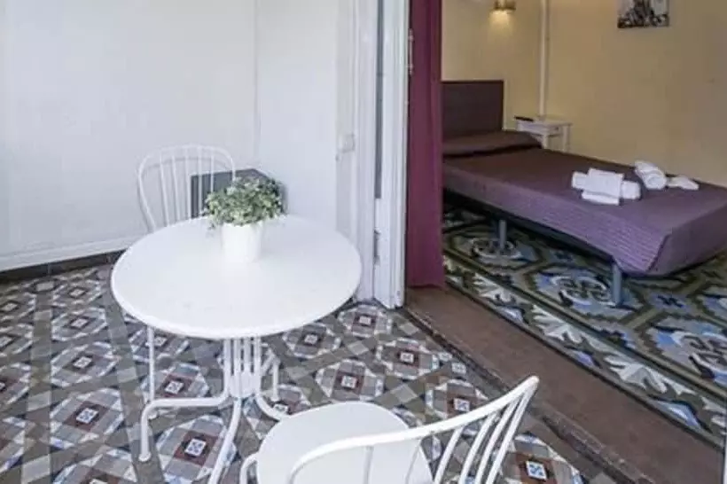 Hostal Balmes Centro