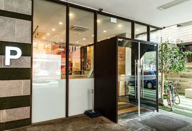 Hotelli Blooming House Residence