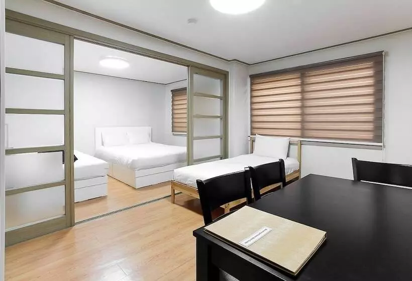 Hotelli Blooming House Residence