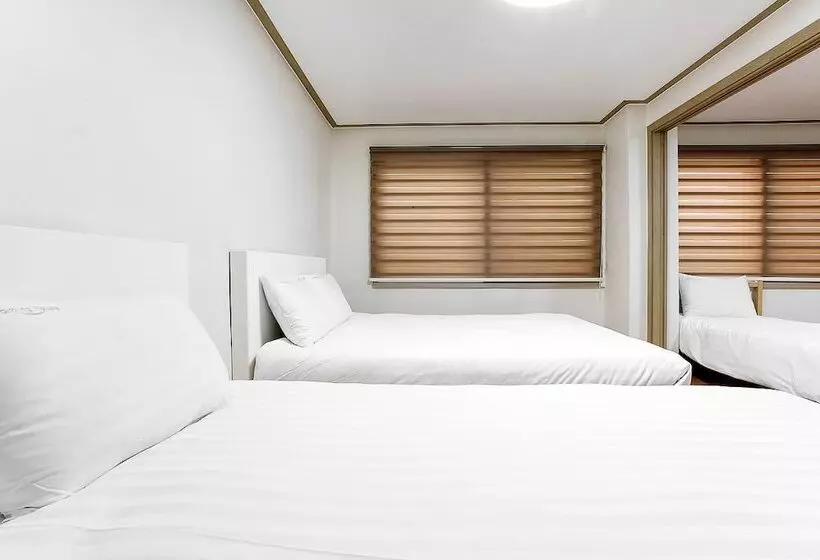 Hotelli Blooming House Residence