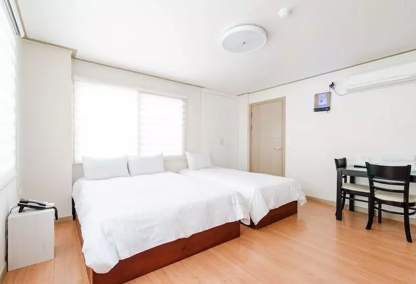 Hotelli Blooming House Residence