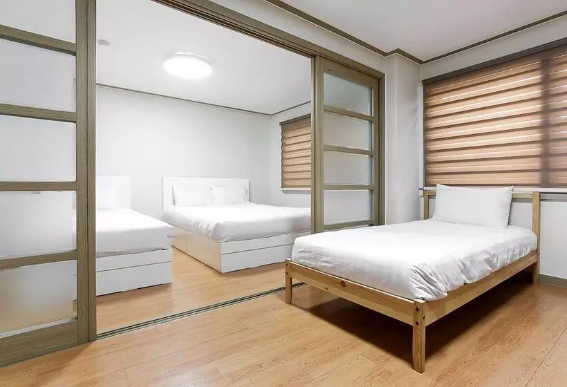 Hotelli Blooming House Residence