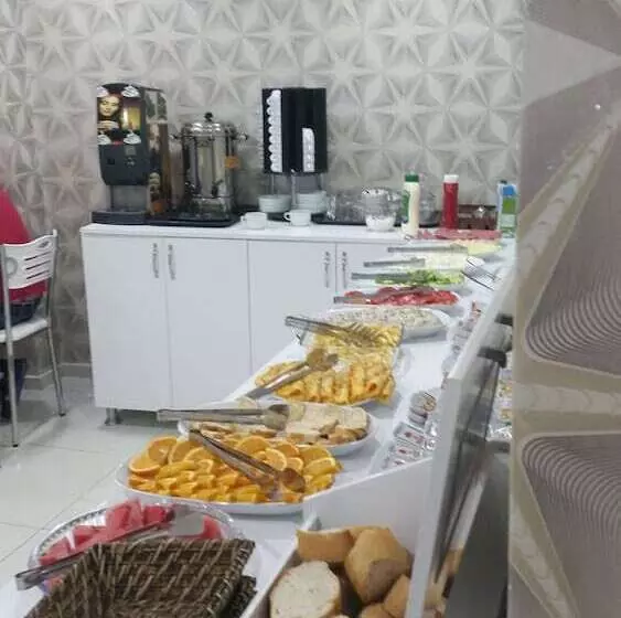 هتل Di̇yar Budget